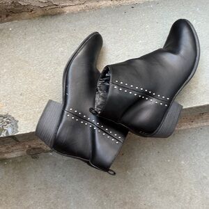 ESPRIT Moto Cowgirl Black Studded Block Heel Grunge Ankle Booties Size 10
Worn 1